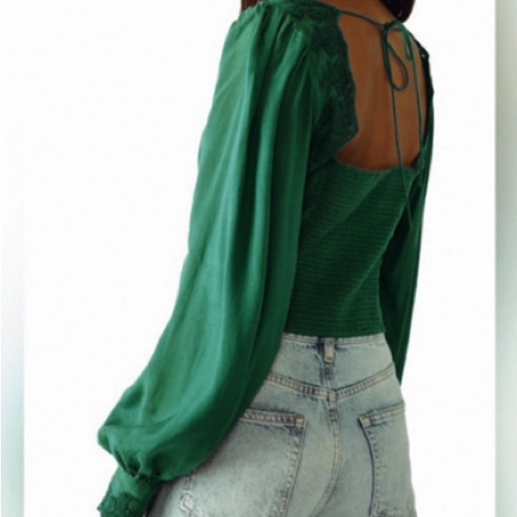 FREE PEOPLE JANELLE LONG SLEEVE SATINY TOP EXTRA SMALL EMERALD GREEN - Picture 2 of 9
